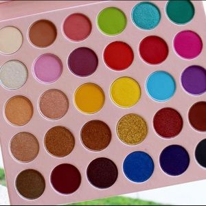 Eyeshadow palette
